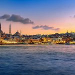 המתח הדיפלומטי גולש לים: אוניית קרוזים סורבה לעגון בנמל