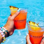 קוקטיילים מרעננים: חופשת השייט ב-NCL מתחילה כבר מהבית