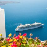 ממשלת יוון תטיל ‘מס תיירות יתר’ על נוסעי קרוזים בסנטוריני ובמיקונוס