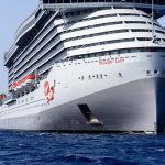 אדם קפץ מסיפון מספר 16 של אוניית קרוזים מול חופי יוון