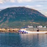 קרוזים על הגלים: תיירות השייט ממשיכה לשבור שיאים