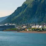 חיפושים נרחבים בג’ונו: נוסעת ספינת תענוגות נעדרת לאחר טיול רגלי