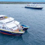 נשיונל ג’יאוגרפיק-לינדבלד חונכת שתיים מספינותיה בגלאפגוס