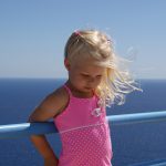 סיפור בהמשכים: האב לא הציב את בתו על המעקה לצילום