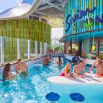 רויאל קריביאן מרחיבה את מדיניות “מבוגרים בלבד” ל- Swim & Tonic