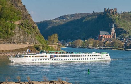 בין טירות לכרמים: שייט נהרות חושף את אירופה האמיתית