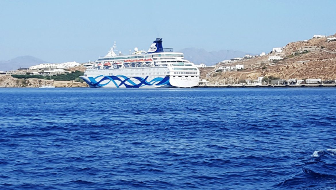 “קראון איריס” של מנו ספנות: קרוז תענוגות כחול-לבן במלון משייט