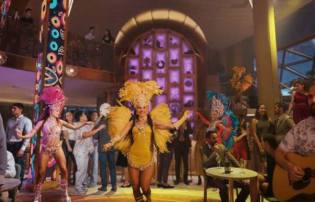 The Bazaar ב- Celebrity Xcel: טשטוש המרחק בין האונייה לחוף