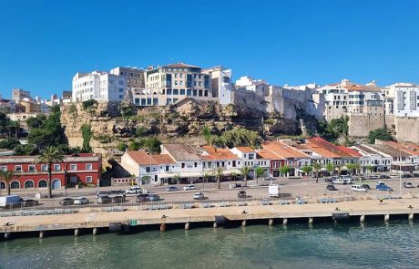 מאון בטעם של ים ומיונז: מסע ב-Explora II ללב מנורקה