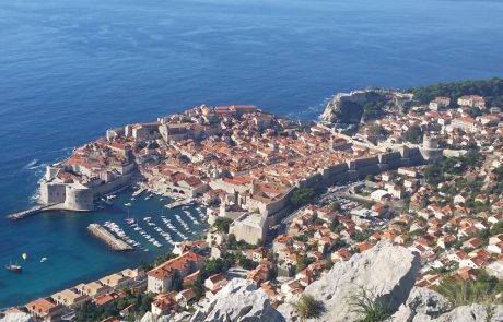 האם תעשיית הקרוזים אחראית לתיירות יתר ?