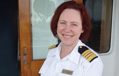 קפטנית סרנה מלאני תוביל את הריג’נט סבן סיז ספלנדור