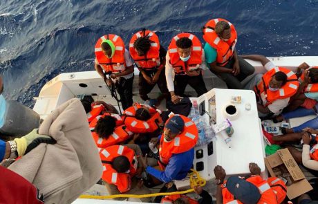 אונייה של קרניבל קרוז ליין חילצה נוסעי סירה במצוקה