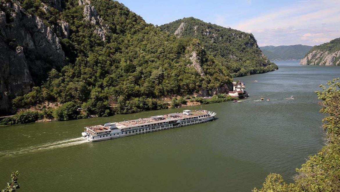 חברת שייט נהרות חדשה תפעיל את הספינה קריסטל מוצרט