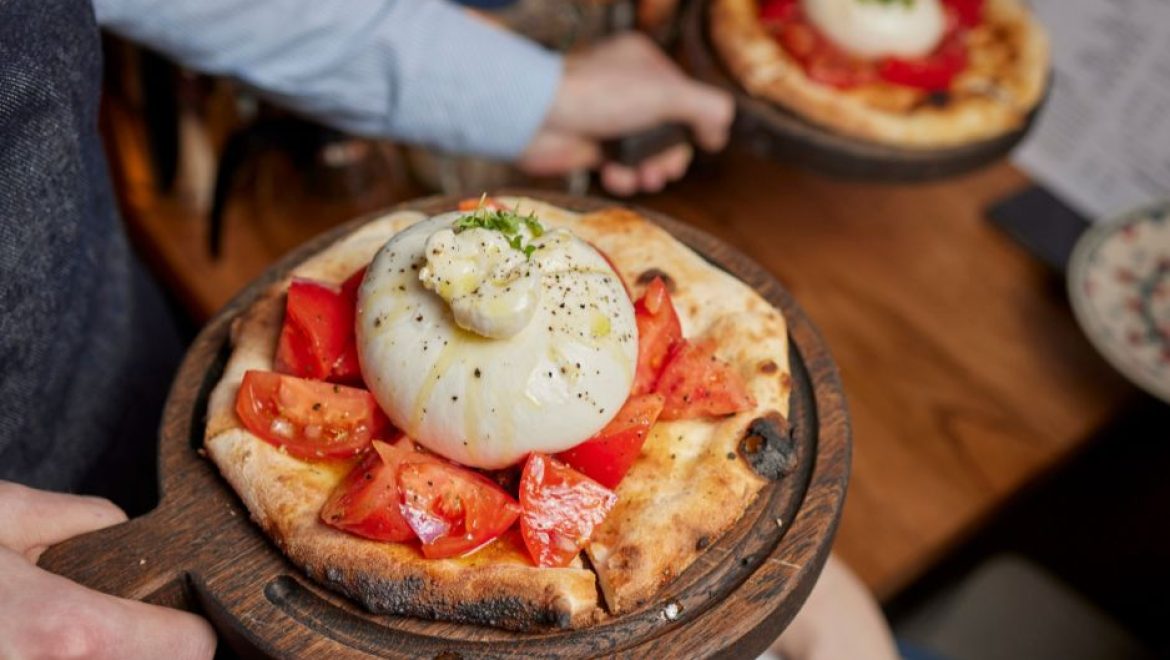 פיצות Caputo עולות לסיפון הולנד אמריקה ליין