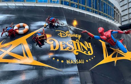 Disney Destiny: ספיידרמן תופס עמדת תצפית בירכתיים