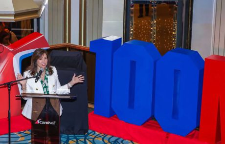 קרניבל קרוז ליין חוגגת 100 מיליון נוסעים מיום היווסדה