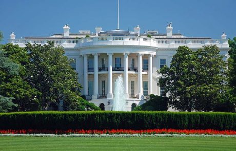 ממשל טראמפ בוחן הטלת מיסים פדרליים על אוניות נוסעים בארה”ב