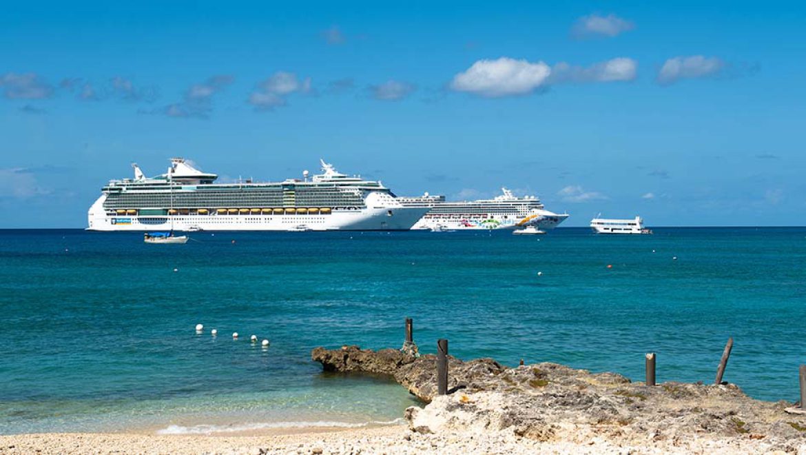 הצרות של איי קיימן: הוויכוח על בניית מזח עגינה ‘מתחמם’