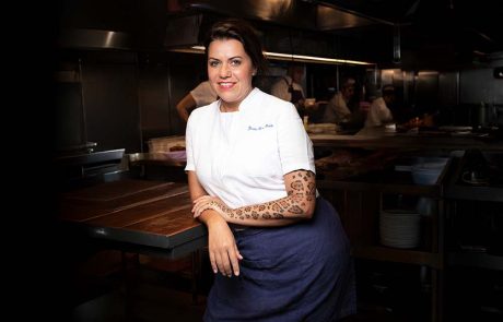 נבחרה סנדקית ל- Celebrity Xcel: השפית הידועה חנאינה טורס