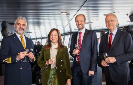 האונייה Carnival Jubilee הצטרפה רשמית לצי החברה