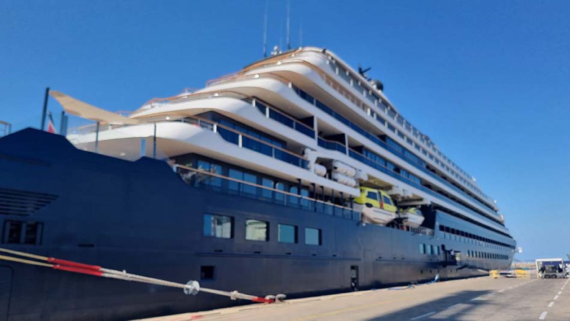 הדיווה Evrima ערכה פרמיירה בנמל אשדוד