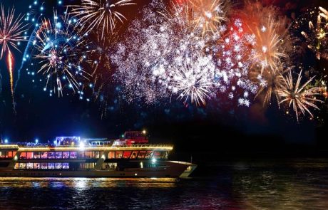 חורף קסום עם גורדון תיירות: שייט נהרות באווירת שווקי חג המולד