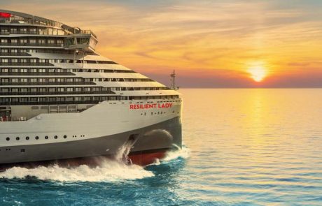 אוניית קרוזים למבוגרים בלבד מגיעה למיאמי בפעם הראשונה