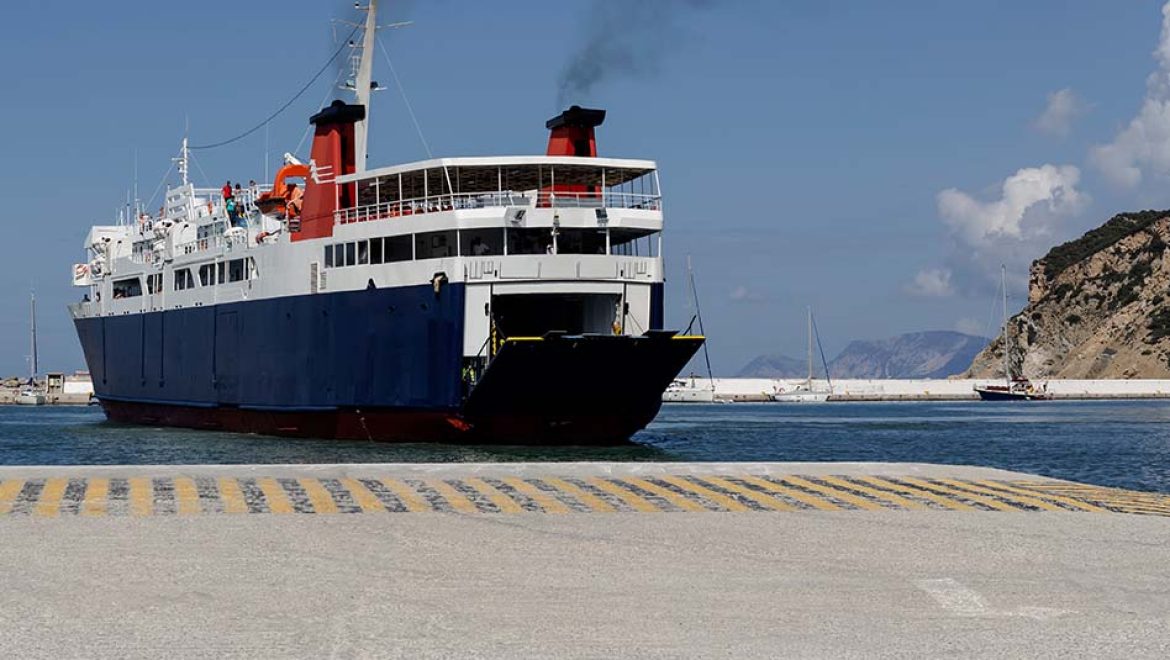 היכונו לשביתת ספינות ומעבורות ברחבי יוון