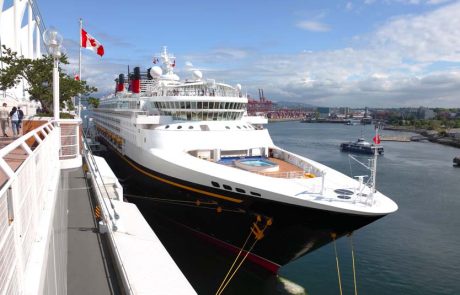 קנדה אוסרת על אוניות קרוזים לעגון בתחומה עד מרץ 2022