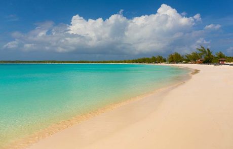 Half Moon Cay: יעד מרכזי במסלולי קרניבל 2026 ו-2027