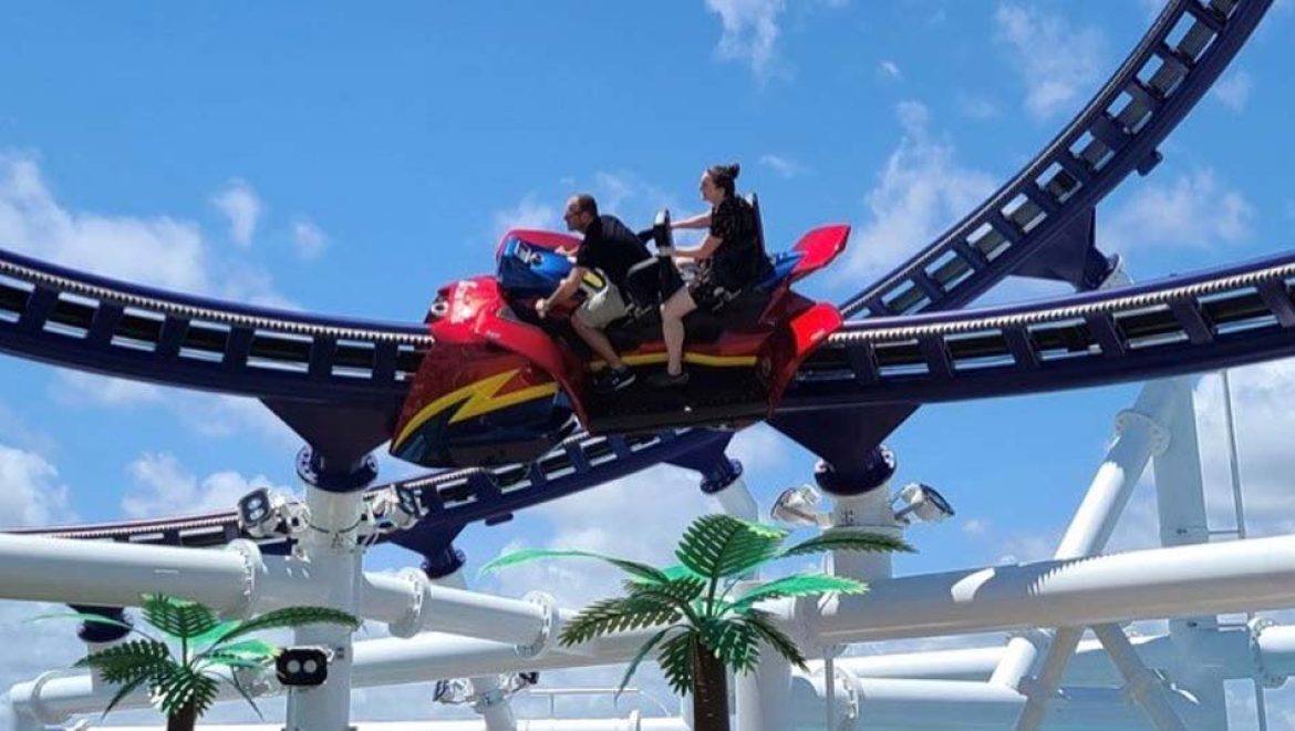 קרניבל קרוז ליין חוגגת את יום רכבת ההרים הלאומי