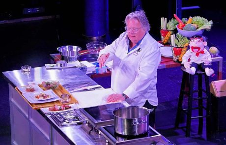 ליקוי חמה וטעימות: דיוויד בורק מוביל את חוויית השף בהולנד אמריקה