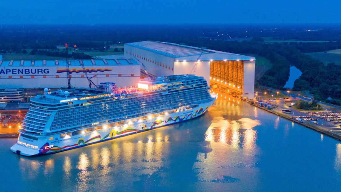 Norwegian Encore קפצה למים