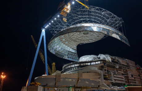 הכיפה הענקית של Legend of the Seas הותקנה בהצלחה